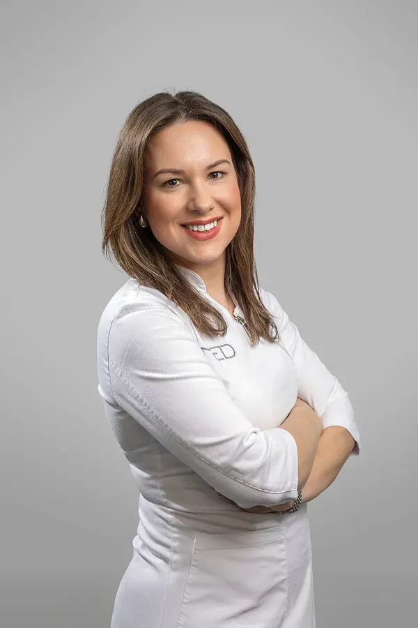 17 Sarah Turjanski