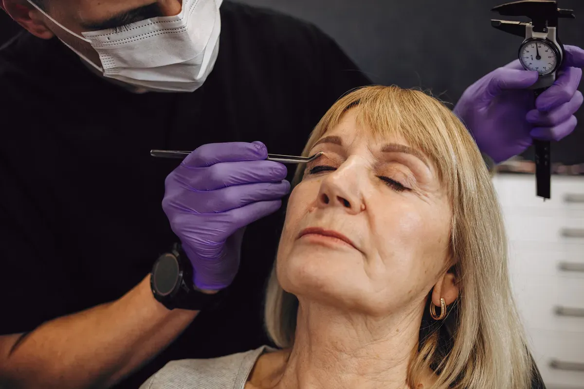 Blefaroplastika Mjerenje Kapaka Prije Zahvata